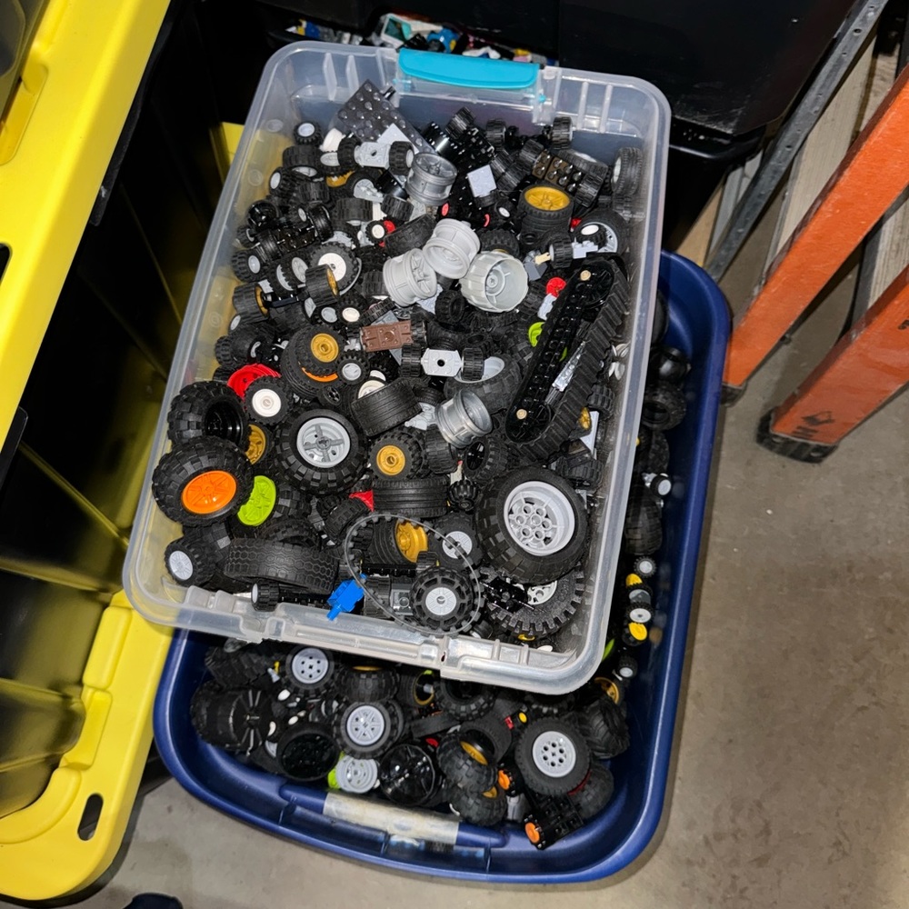 4.5 LBS - Genuine Lego Car Vehicle Truck Wheel/Rims/Tire/Treads Random Bulk LOT - Picture 4 of 5